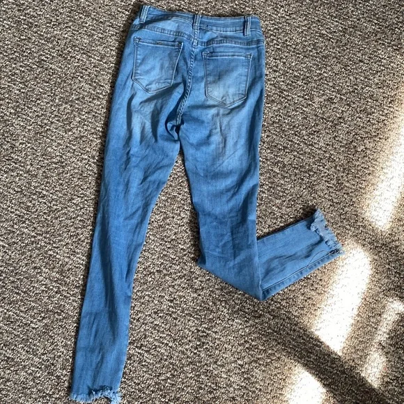 Fashion nova ripped jeans - Picture 4 of 5